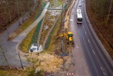 Kolejne utrudnienia w ruchu na ul. Jaśkowa Dolina w Gdańsku na wysokości budowanego zbiornika retencyjnego