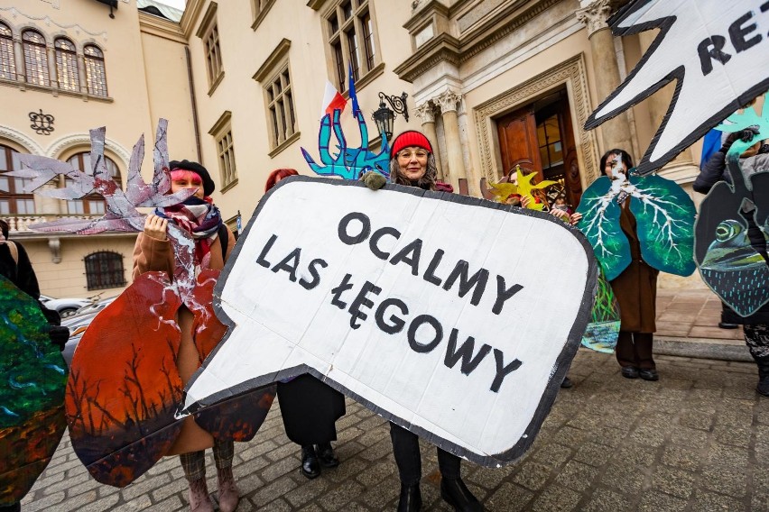 Protest pod Urzędem Miasta Krakowa