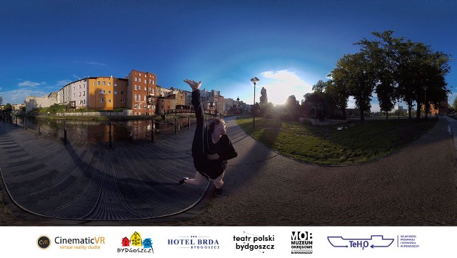 Dziś w bydgoskim salonie wirtualnej rzeczywistości The Unreal VR (Wełniany Rynek) o godzinie 15.00 odbył się pierwszy, oficjalny pokaz filmu „Bydgoszcz VR Dance Project”, zrealizowanego w technologii wirtualnej rzeczywistości. Reżyserem filmu jest związany z regionem kujawsko-pomorskim reżyser, scenarzysta i operator Andrzej Cichocki, laureat Srebrnej Kijanki na bydgoskim festiwalu Camerimage za film „Las cieni”.więcej o filmie na kolejnych planszach galerii ►►►Info z Polski - przegląd najciekawszych informacji z kraju [7.12.2017] (źródło TVN/X-News):