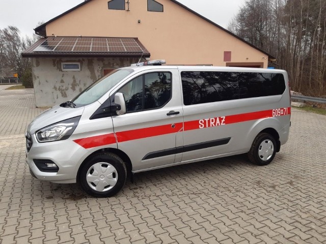 Strażacy z Zychorzyna w gminie Rusinów mają nowy samochód przeznaczony do ratownictwa technicznego.