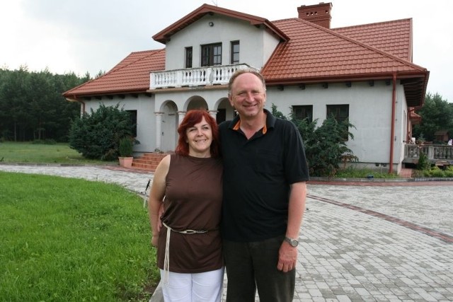 Pszczeli Dworek z Dymin w powiecie kieleckim, prowadzony przez Marię i Andrzeja Janaszków, zwyciężył bezapelacyjnie w konkursie na najatrakcyjniejsze gospodarstwo agroturystyczne.
