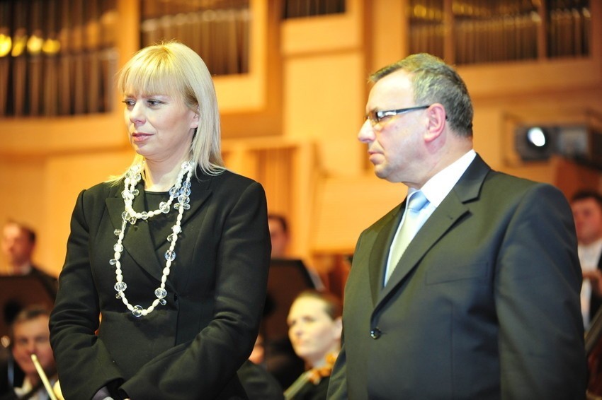 Elżbieta Bieńkowska wręczyła czek dla Opolszczyzny