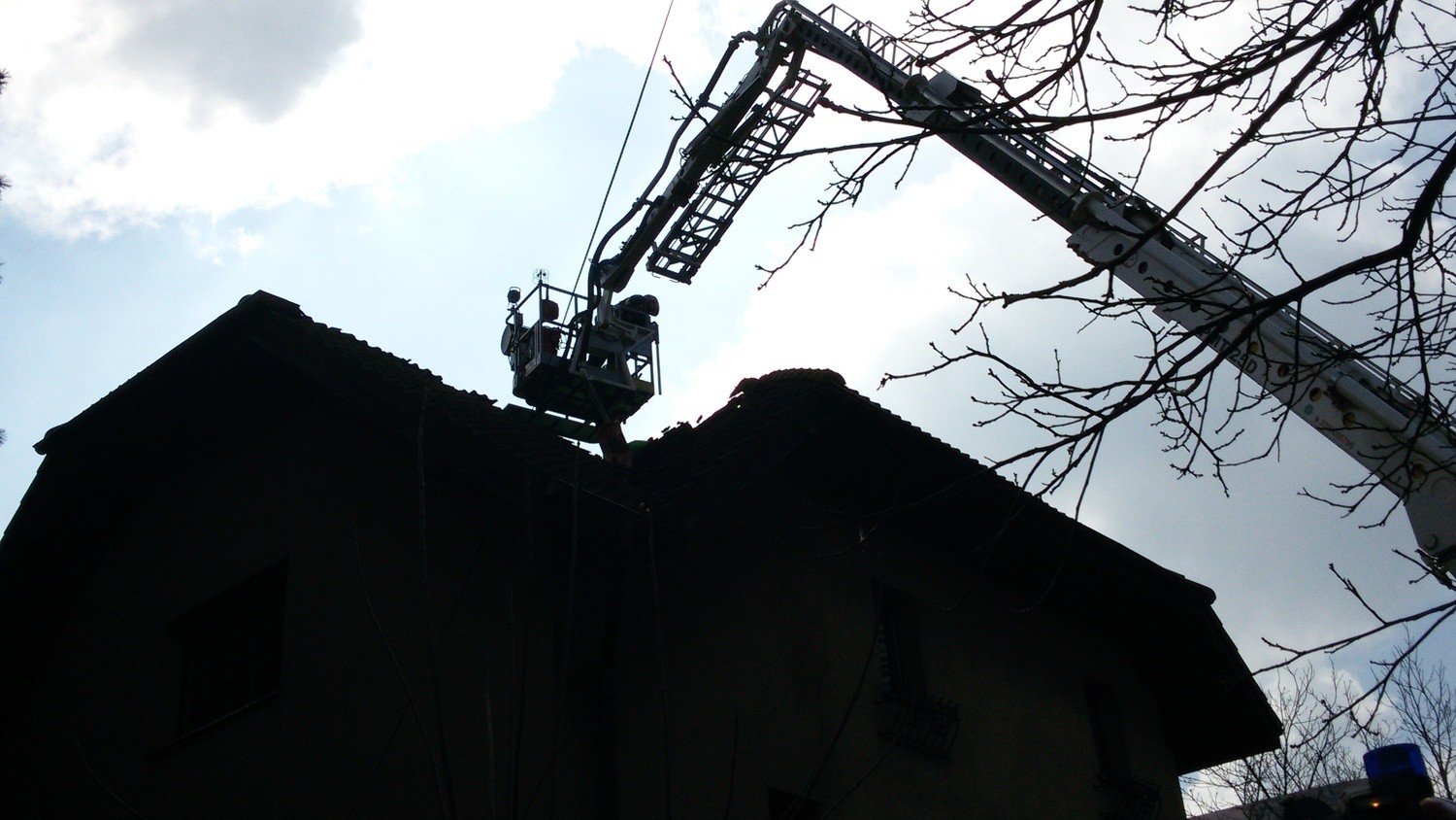 Pożar w Radlinie: Dom w Radlinie zapalił się od świecy wielkanocnej [WIDEO i ZDJĘCIA] | Dziennik Zachodni