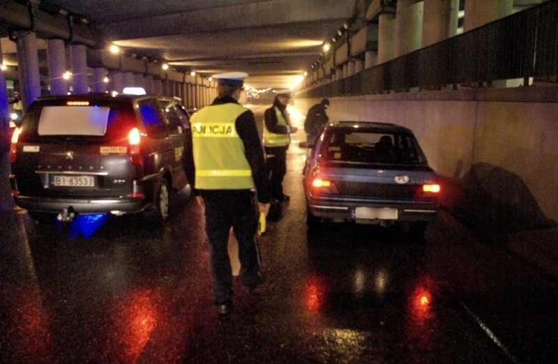 Podczas działań policjanci zatrzymali w sumie 11 praw jazdy...