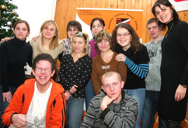 W zajęciach uczestniczyli m.in. Radosław Bronarczyk, Kamila Kielar, Karolina Kielar, Artur Kulus, Piotr Nowak, Emilia Włosowska, Marta Czerwińska, Ewa Jaworska, Aleksandra Mrozek i Magdalena Socha. Młodzieży towarzyszyszy Justyna Przybyłowska, kierownik Powiatowego Centrum Pomocy Rodzinie