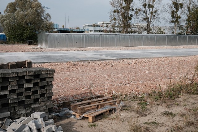 Gruz zanieczyszczony ołowiem z fabryki akumulatorów został wykorzystany do utwardzania gruntu pod budowę parkingu.