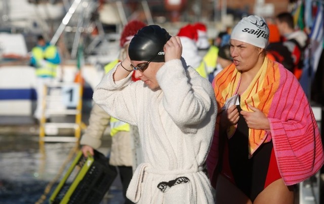 3 grudnia w Gdańsku odbyły się IV Otwarte Międzynarodowe Mistrzostwa Polski Morsów. Uczestnicy zawodów pływali w lodowatej wodzie na czas. 