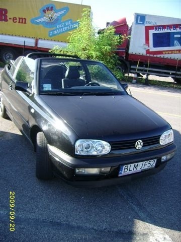 VW Golf Cabrio, 1997 r. 1,6 + gaz, ABS, centralny zamek, elektryczne szyby i lusterka, immobiliser, 2 x airbag, 8 tys. 500 zł.