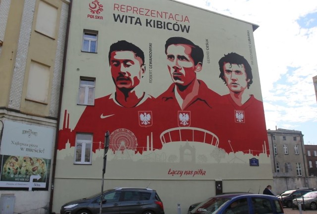 Mural PZPN w Chorzowie powstał na ścianie budynku przy ul. Rostka 1. To mural z trzema piłkarzami: Gerardem Cieślikiem, Włodzimierzem Lubańskim oraz Robertem Lewandowskim.