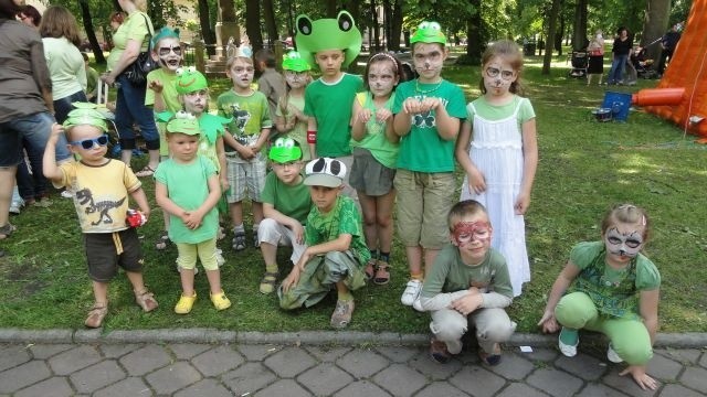 Krzeszowickie żaby co roku prezentują się na paradzie