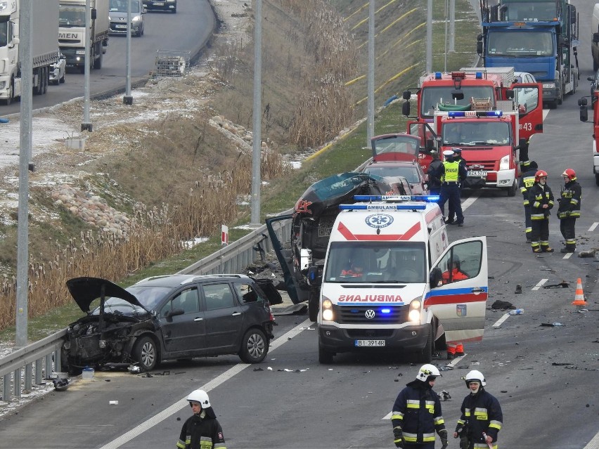 Wypadek śmiertelny na S8 w m. Stare Krzewo. Dwóch kierowców...