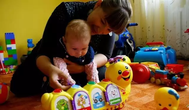 Babciowe ma pomóc matkom w powrocie na rynek pracy. Zobacz jakie są główne założenia programu>>>>>>>>