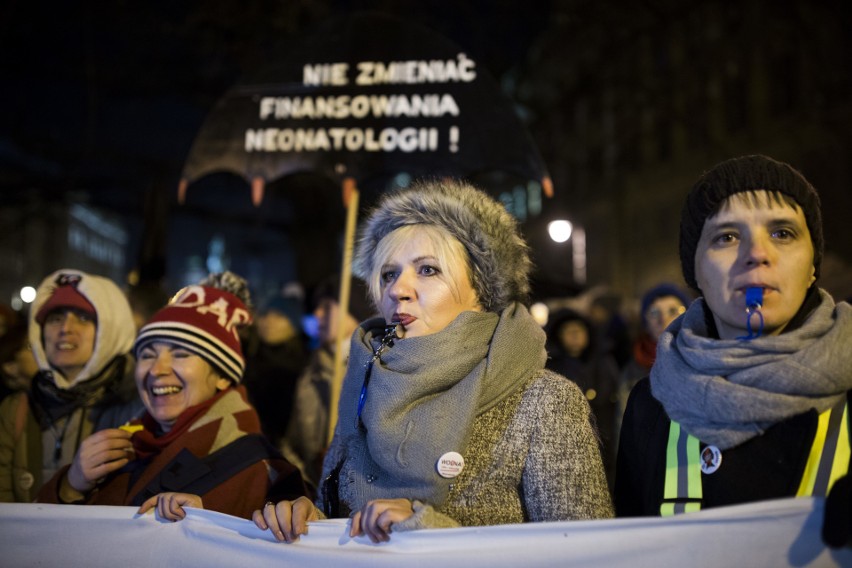 Kraków. Protest kobiet przeciwko zaostrzeniu prawa aborcyjnego [ZDJĘCIA]