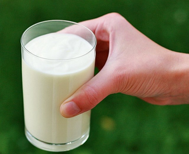 Jogurt wzmacnia kości, korzystnie wpływa na florę bakteryjną przewodu pokarmowego, wspomaga układ odpornościowy i ułatwia wchłanianie żelaza.
