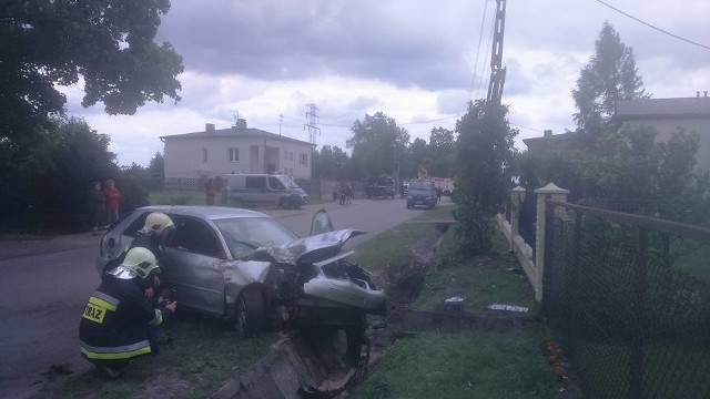 Po wypadku pomocy udzielali strażacy OSP w Starej Gadce