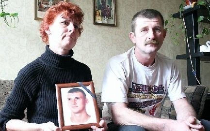 Ewa i Zdzisław Pawlakowie nie potrafią pogodzić się ze śmiercią swojego syna