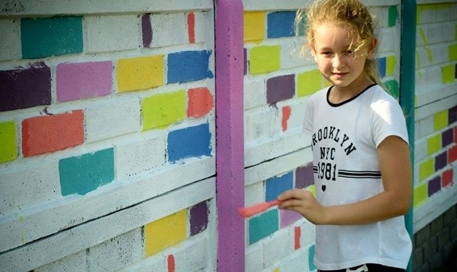 Wielkie malowanie - było hitem I Rodzinnego Pikniku zorganizowanego przez Skalbmierskie Babeczki.