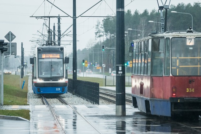 Przy Akademickiej tramwaj potrącił mężczyznę.