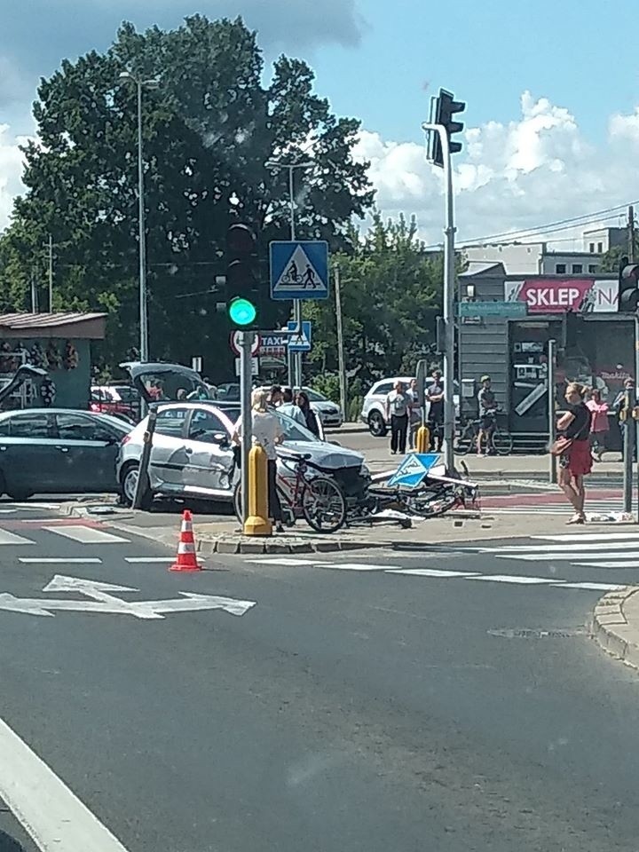 Groźny wypadek na skrzyżowaniu Raginisa i Wysockiego w...