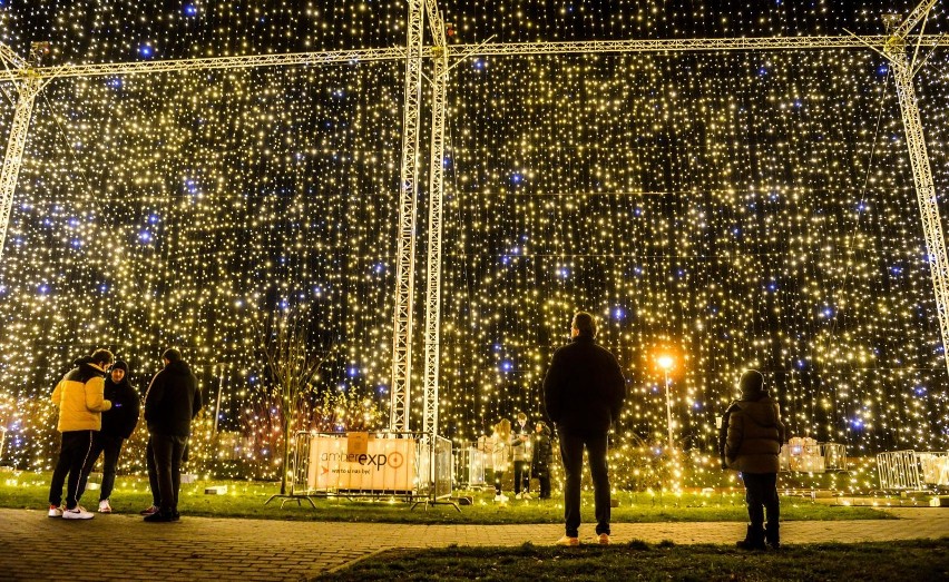 Tunel świetlny przeniesiony z Parku Oliwskiego do Parku...