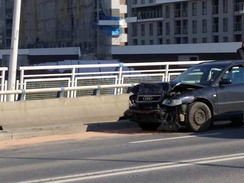 - Około godz. 11 na Moście Zamkowym osoba kierująca...