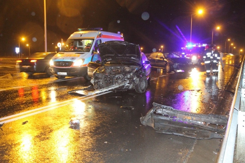 Wypadek przy S8 koło Łoziny. Cztery osoby ranne (ZDJĘCIA)