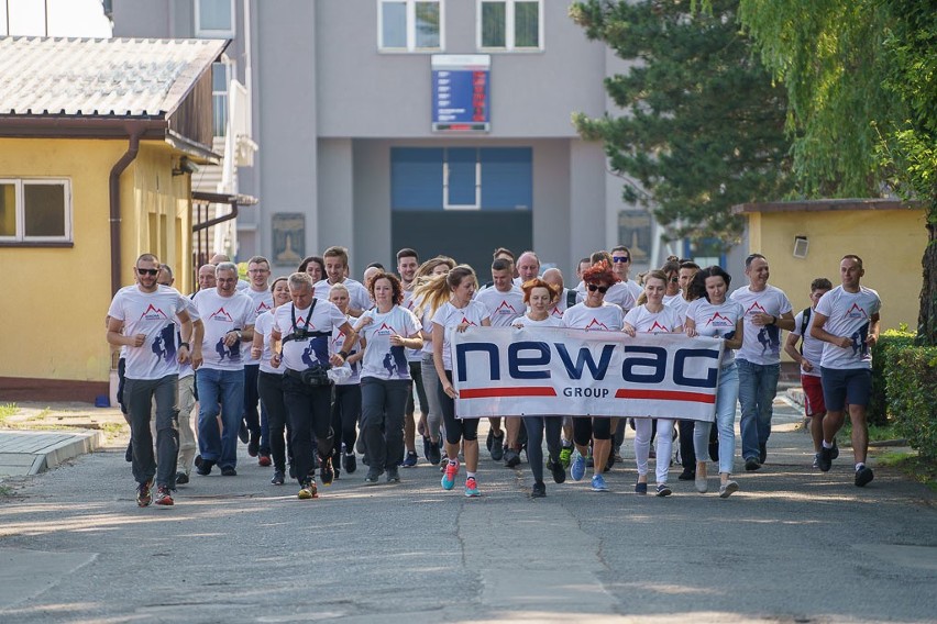 Pracownicy firmy NEWAG wspólnie zdobędą Koronę Polski