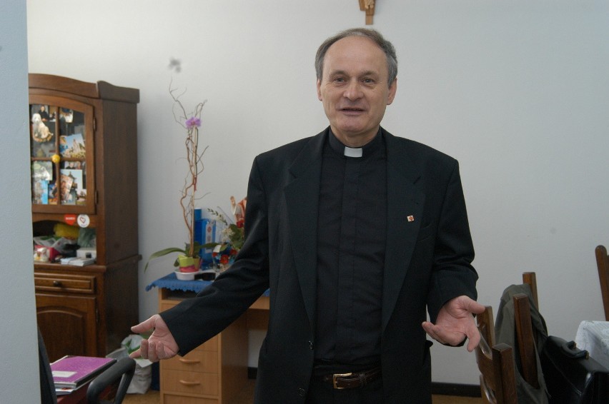 Ksiądz Stanisław Słowik, dyrektor Caritas Diecezji...