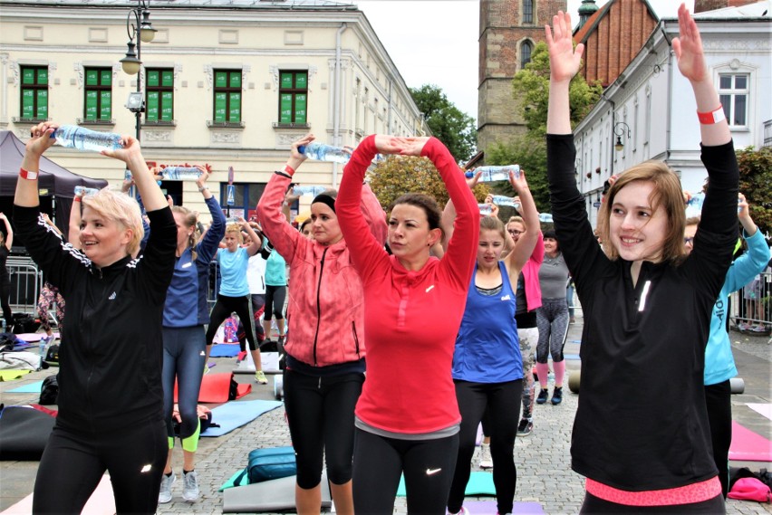 Nowy Sącz. Sądeczanki ćwiczyły na rynku z Ewą Chodakowską