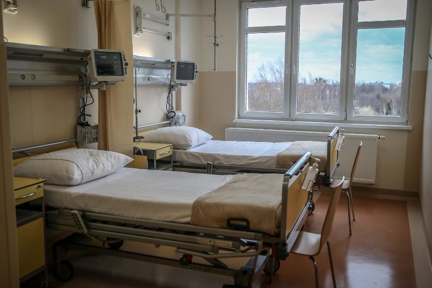Odwołane zabiegi, a nawet zamykane oddziały we wrocławskich szpitalach. Lekarze rezydenci zaostrzają protest