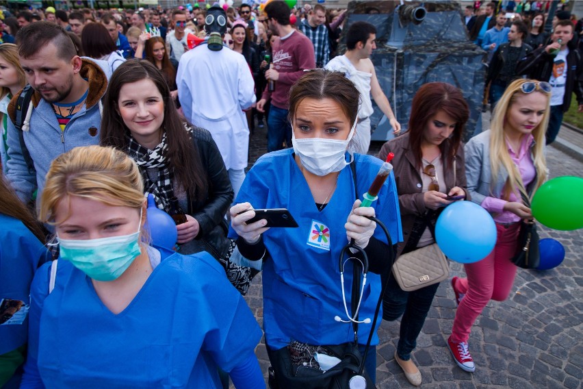 Juwenalia 2015 - parada studentów białostockich uczelni. Kto...