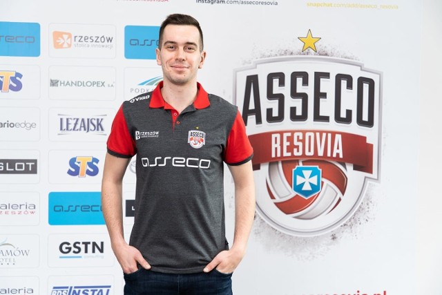 23-letni siatkarz Asseco Resovii w swojej karierze reprezentował barwy m.in. AKS-u Resovii (jako junior), Effectoru Kielce czy GKS-u Katowice.
