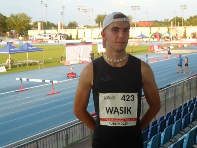 Oskar Wąsik podczas MP w Lublinie wykonał plan w biegu na 2000 m z przeszkodami. Pobiegł zdecydowanie poniżej 6 minut i 16 sekund.