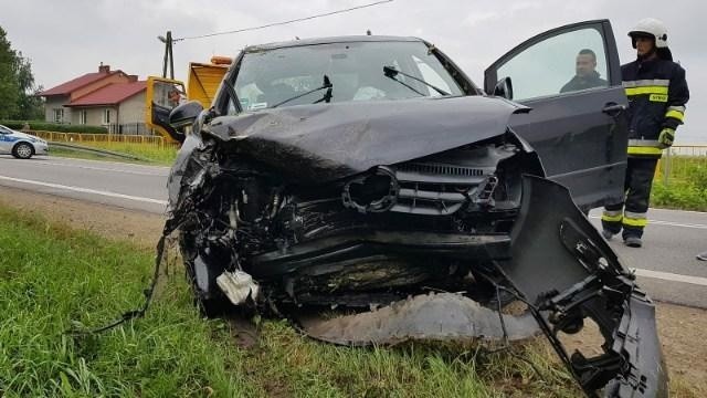 Tragedia w Pęchowie w powiecie sandomierskim. Nie żyje pasażer samochodu