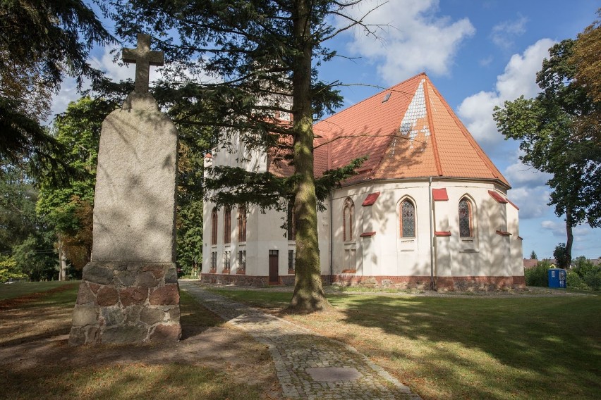 Kościół w Duninowie.