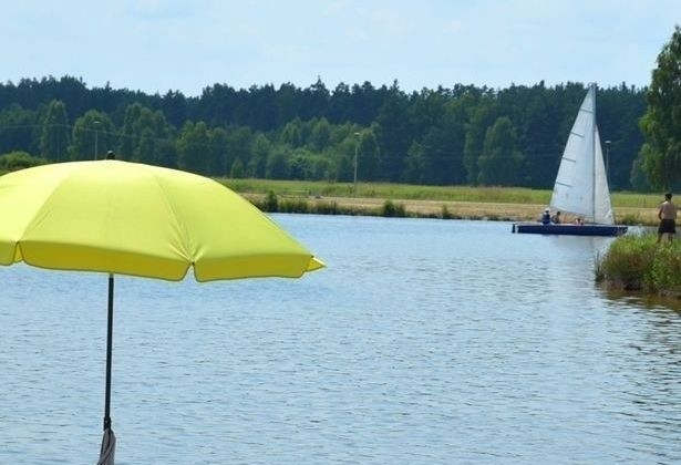 Woda w zbiorniku w Podwolinie czasowo nie nadaje się do kąpieli