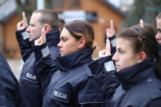 Służbę w podlaskim garnizonie rozpoczęło 23 nowych policjantów