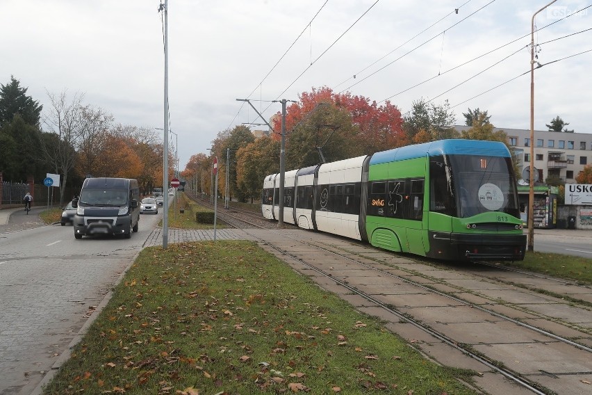 Szczecin. W weekend dodatkowe tramwaje i autobusy w rejon cmentarza. Sprawdź rozkłady