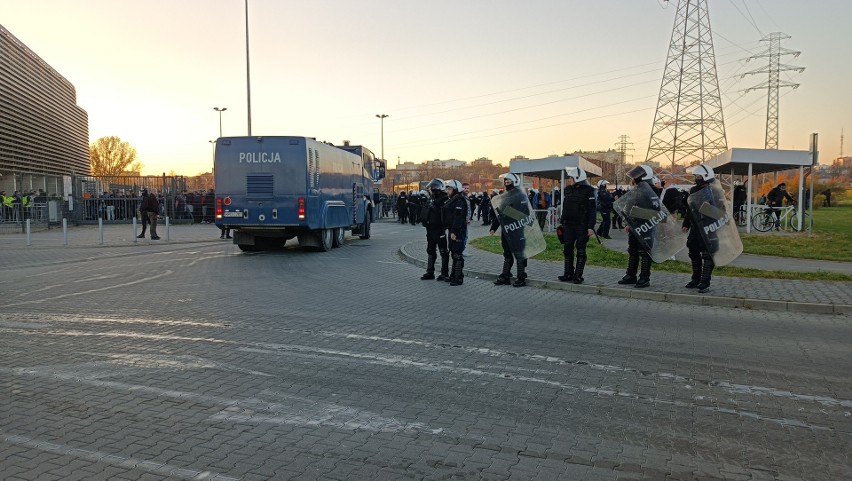 Przed meczem Motoru Lublin z Legią Warszawa policja mobilizuje siły i zamyka ulice