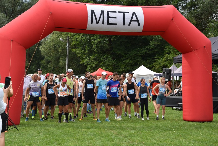 Michałowice. Prawie 300 zawodników na trasie Młyn Trail. Pobiegli ścieżkami dłubniańskiego parku krajobrazowego