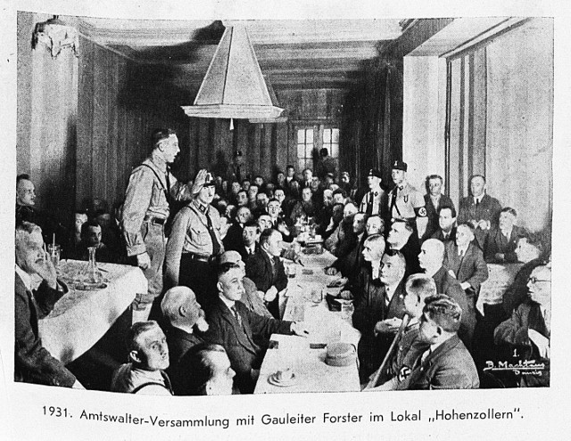 Wystąpienie Alberta Forstera w restauracji Hohenzollern. Spotkanie zabezpieczają gdańscy esesmani (1931 r.)