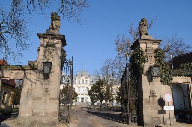 Obecnie szkoła w Trzebiechowie mieści się w zabytkowym pałacu