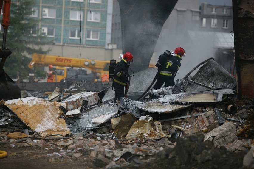 Pożar w Katowicach, pali się Supersam