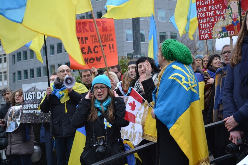 Demonstracja przeciw Janukowyczowi w Brukseli