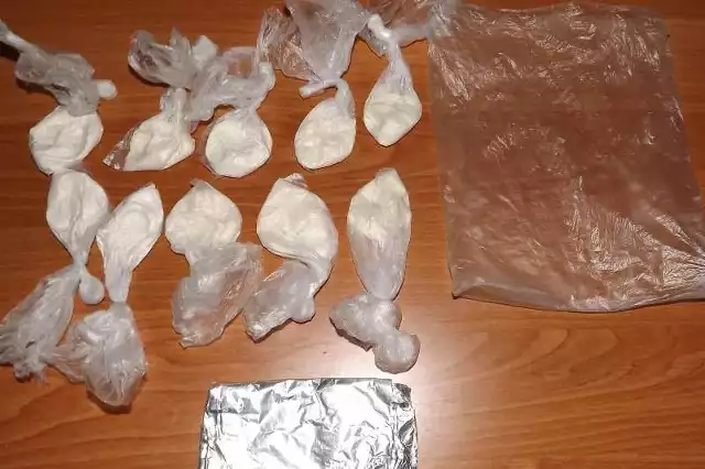 W trakcie przeszukania znaleźli ponad 55 gramów amfetaminy, która już była podzielona na porcje.