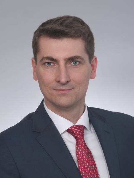 Andrzej Lepich ma 40 lat, od ponad 6 lat jest wiceprezesem firmy zajmującej się produkcją profili do szyb zespolonych ALU-PRO Polska Sp. z o.o w Opolu.