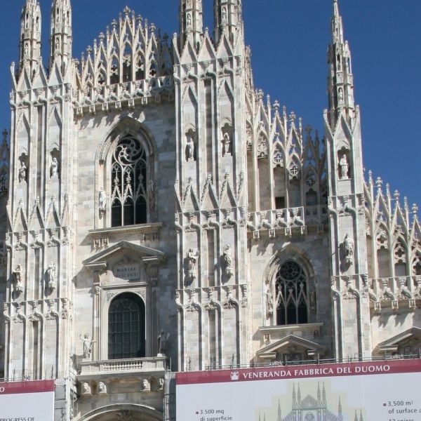 Mediolańska katedra - Duomo to jeden z największych kościołów chrześcijaństwa na świecie. Właśnie kończy się jej wieloletni remont 