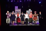 Spektakl "One way ticket..." w wykonaniu mieszkańców Janowca Wielkopolskiego na scenie w Żninie [zdjęcia]