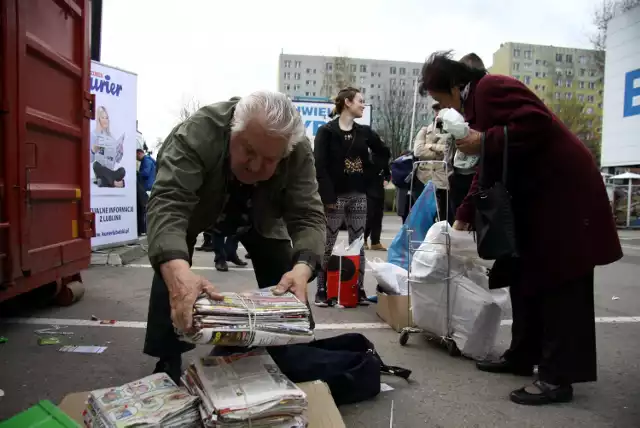 Kurierowa akcja „Drzewko za makulaturę” cieszy się coraz większym zainteresowaniem