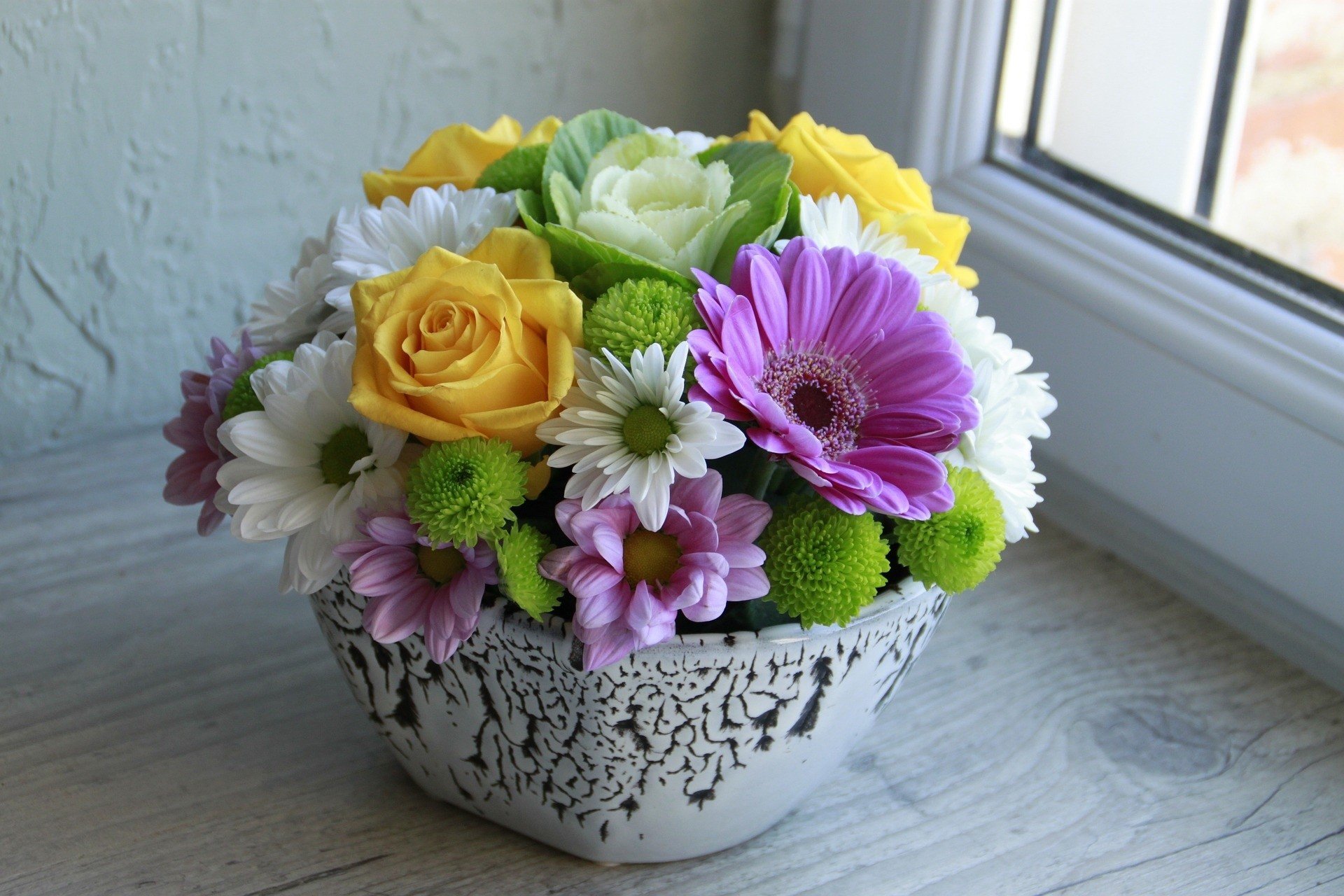 Jesienią i zimą nie rezygnuj z kwiatów. Polecamy najtrwalsze kwiaty do  wazonu, które łatwo kupić właśnie teraz. Ozdobią dom i poprawią humor |  Gazeta Wrocławska